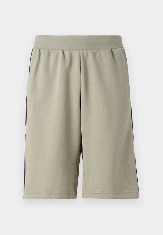 EA7 shorts